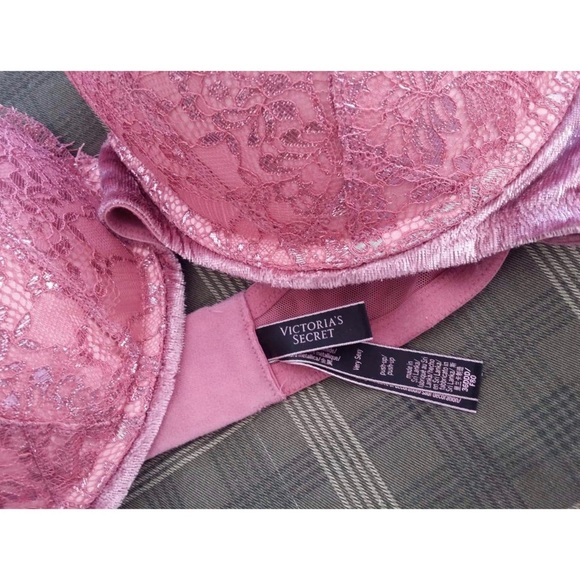 Victoria Secret Bra - Picture 2 of 2